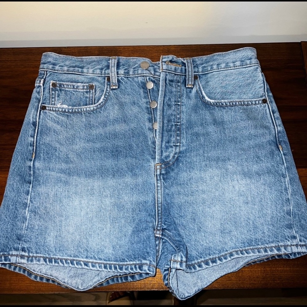 Aritzia